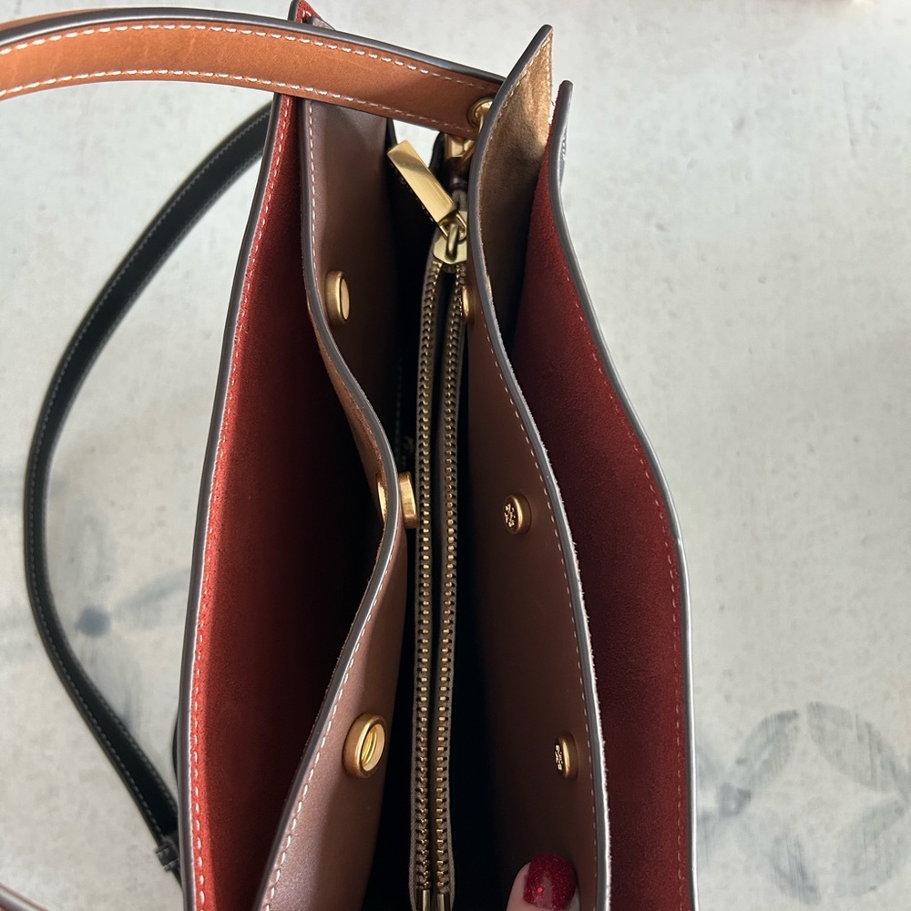 Tory Burch Black and Gold Women's Bag - Picture 5 of 7